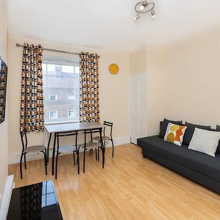Tranquil 1Br In South Bank With Onsite Parking Daire Londra Dış mekan fotoğraf