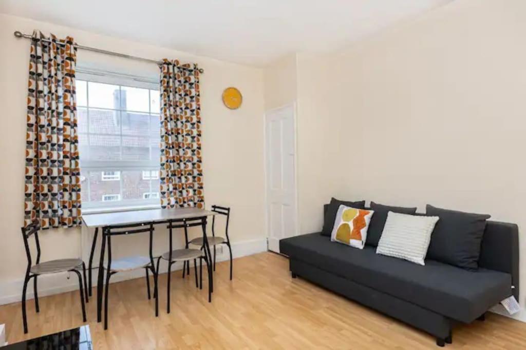 Tranquil 1Br In South Bank With Onsite Parking Daire Londra Dış mekan fotoğraf