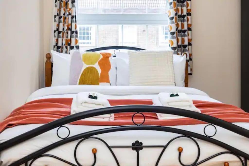 Tranquil 1Br In South Bank With Onsite Parking Daire Londra Dış mekan fotoğraf