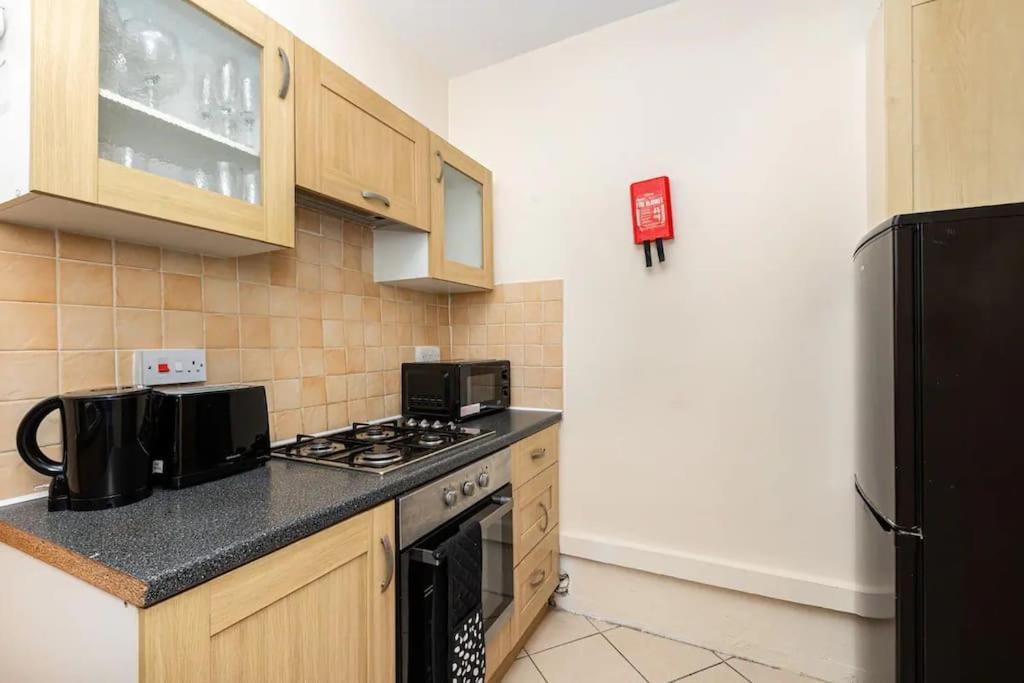 Tranquil 1Br In South Bank With Onsite Parking Daire Londra Dış mekan fotoğraf