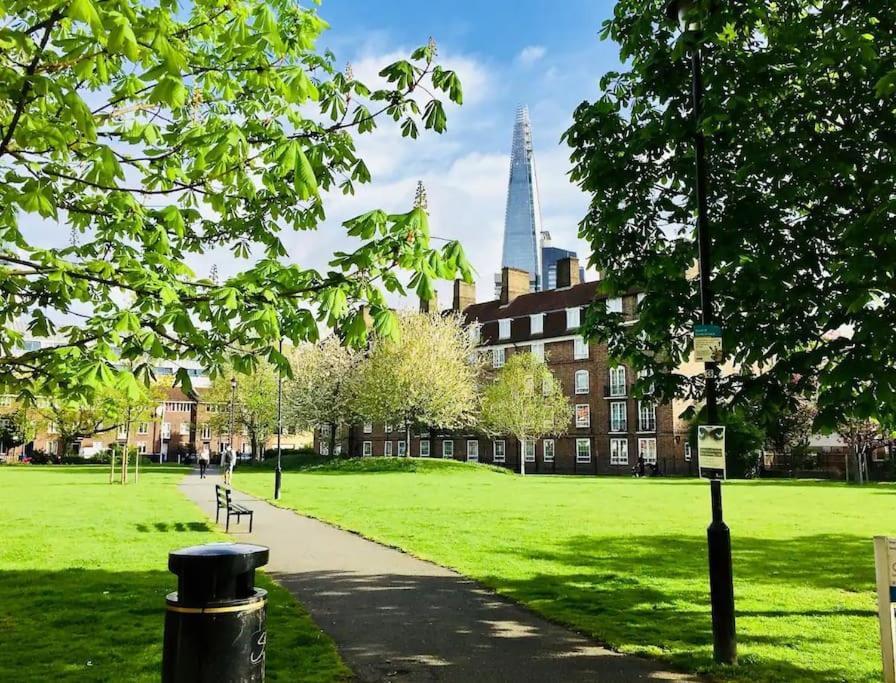 Tranquil 1Br In South Bank With Onsite Parking Daire Londra Dış mekan fotoğraf